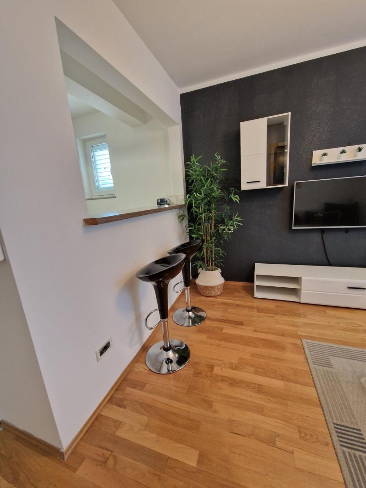 Blue Horizon Apartment *